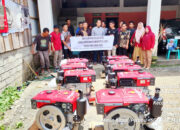 Dinas Perikanan Luwu Beri Bantuan Kapal dan Mesin kepada Kelompok Nelayan, Juga Buka Akses Jalan Produksi