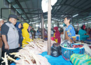 Jelang Ramadhan, Pj Bupati Luwu Pantau Harga Bapok di Pasar Suli