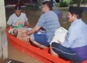Bersama Tim Relawan ABM, Rahmat ‘Kapten’ Turun Langsung Berikan Bantuan Korban Banjir di Lamasi Timur