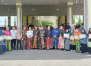 Upacara Bendera Peringatan Hardiknas, Pemkab Luwu Berikan Pengharaan kepada Sekolah, Guru dan Siswa Berprestasi