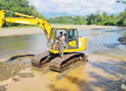 Sawah Nyaris Gagal Tanam, TNI Turun Tangan Bongkar Pendangkalan Bendungan Sungai Suli