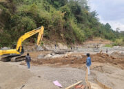 Timbun Jejak PETI di Sungai Suso, Warga Salumbu Turun Tangan Reklamasi