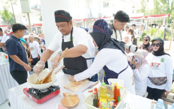 Bupati Turun Dapur! Patahudding dan Istri Adu Racikan Nasi Goreng dengan Kada se-Sulsel